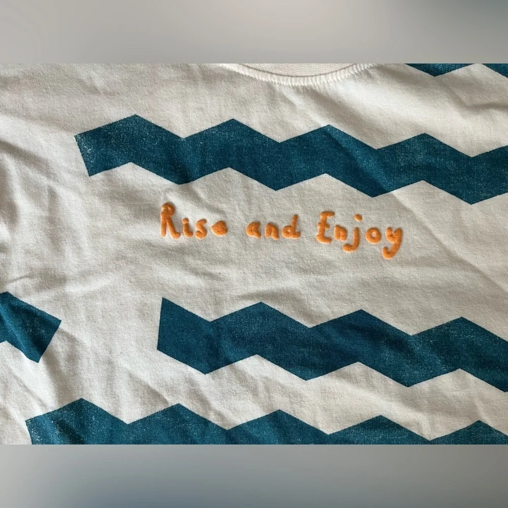 Zara Graphic tee Rise and Enjoy